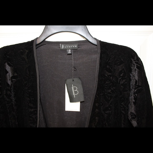 Bobeau | Black Floral Velvet Quarter Sleeve Drape Cardigan - Picture 7 of 9